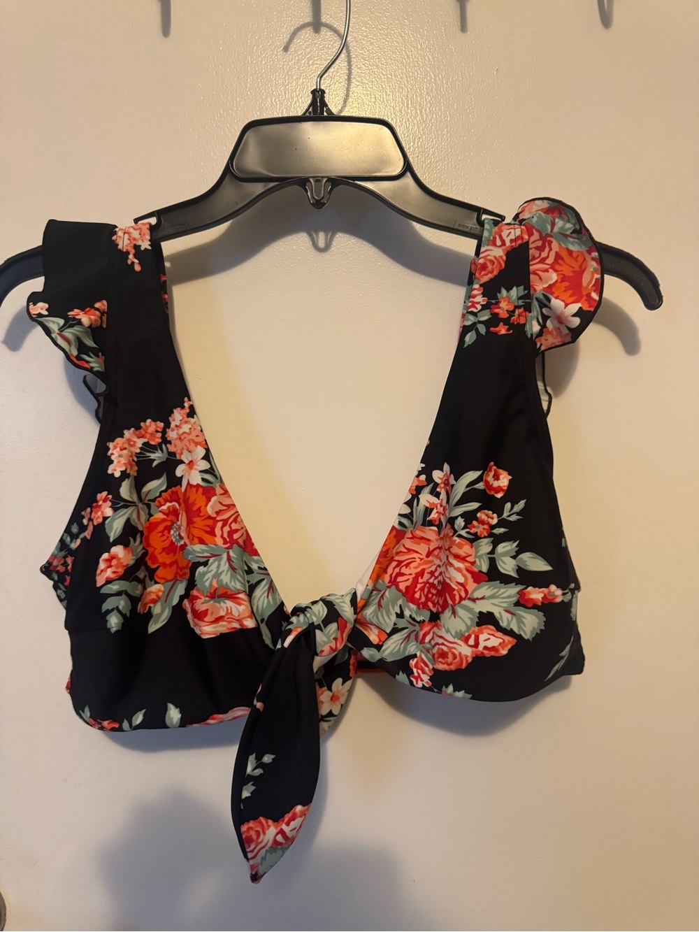 COCOSHIP Black Floral Tie-Front Crop Top with Coral and Mint Accents